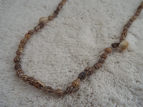 Brown mini shell necklace - mini,